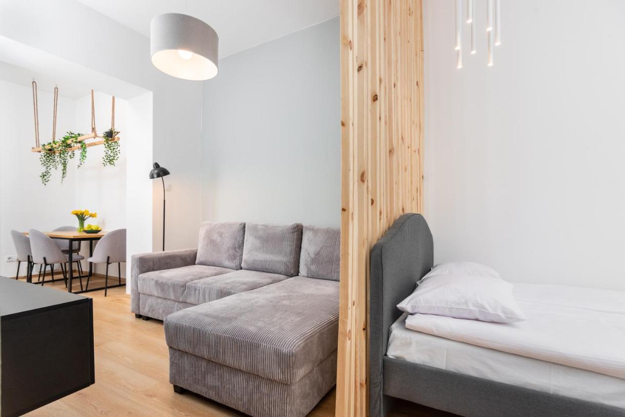 Modern Centrally Located Apartments - By Upstairs Krakow Luaran gambar