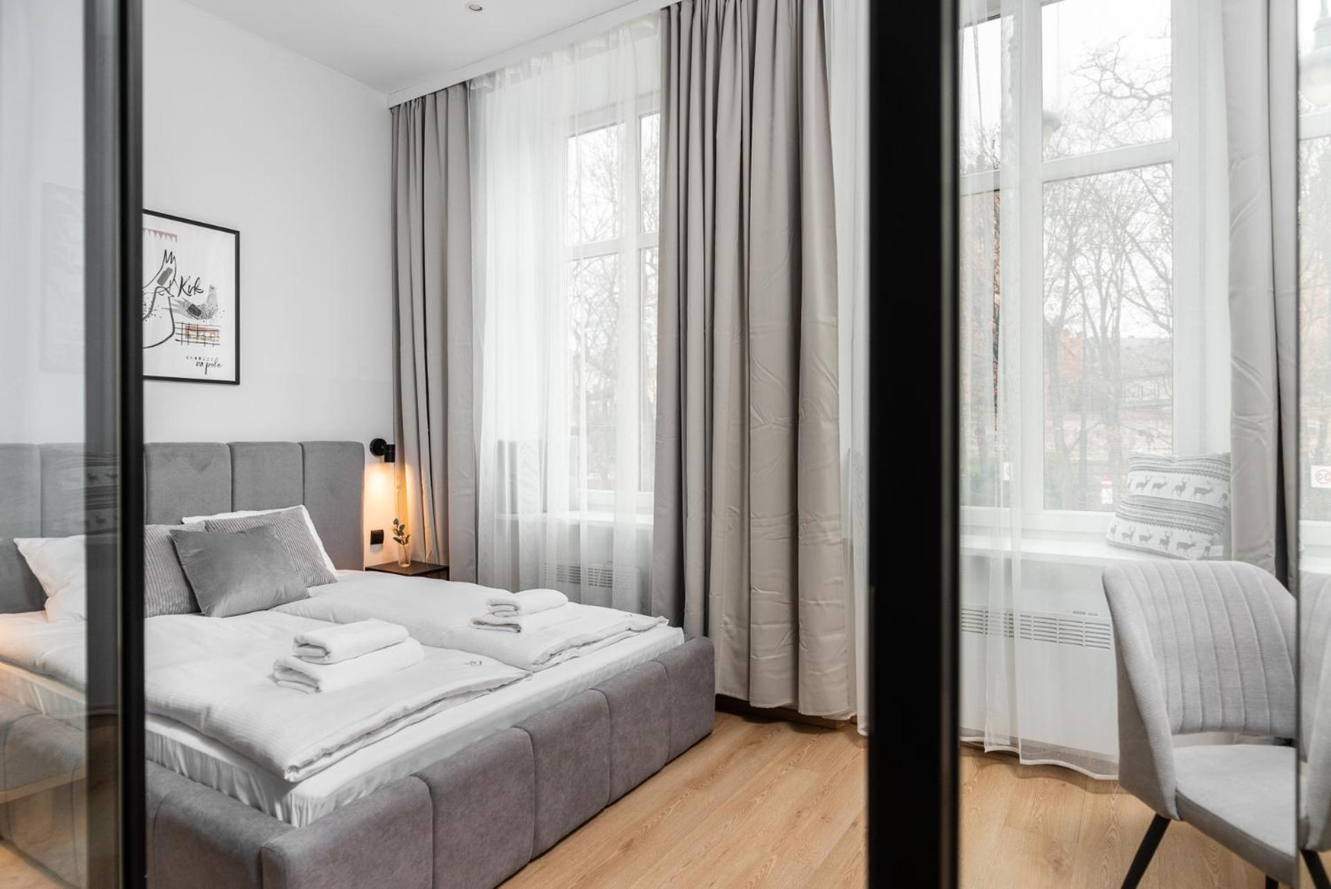 Modern Centrally Located Apartments - By Upstairs Krakow Luaran gambar