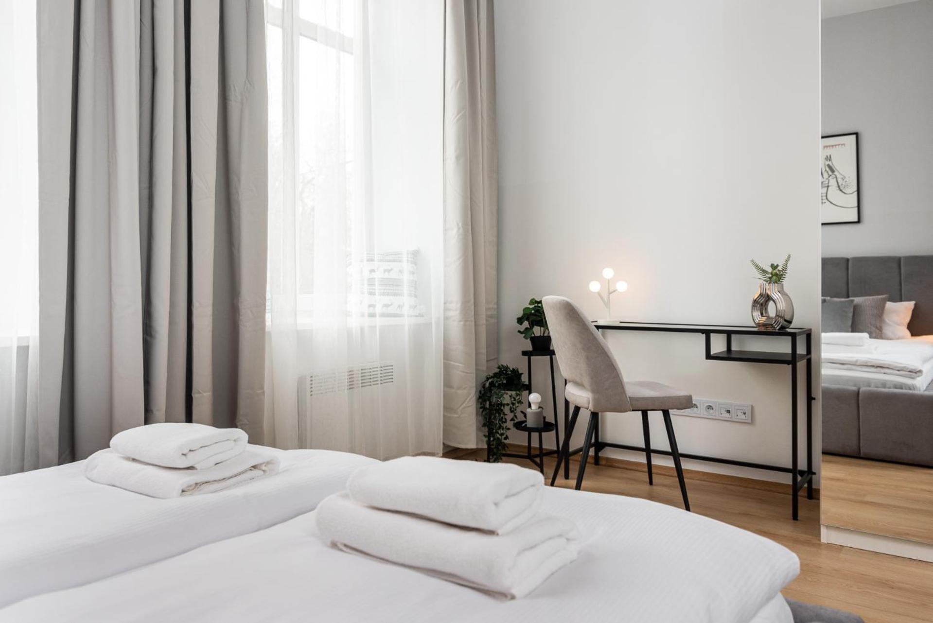 Modern Centrally Located Apartments - By Upstairs Krakow Luaran gambar